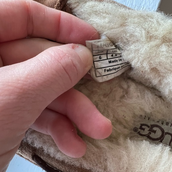 Ugh slippers - Picture 3 of 3